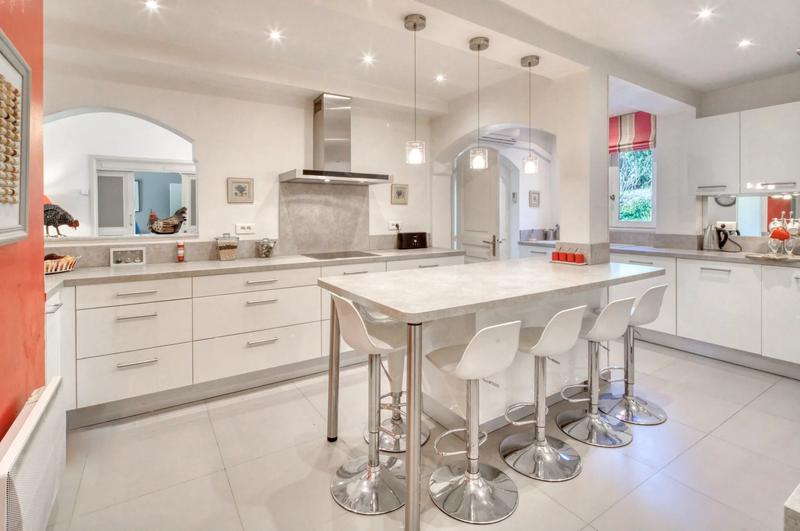 Villa - 237 m² - 8 pièces