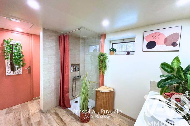 Maison - 185 m² - 6 pièces