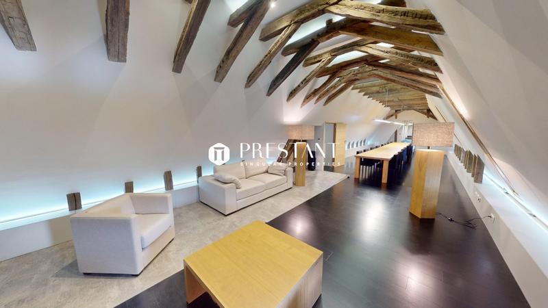 Demeure - 716 m² - 7 pièces