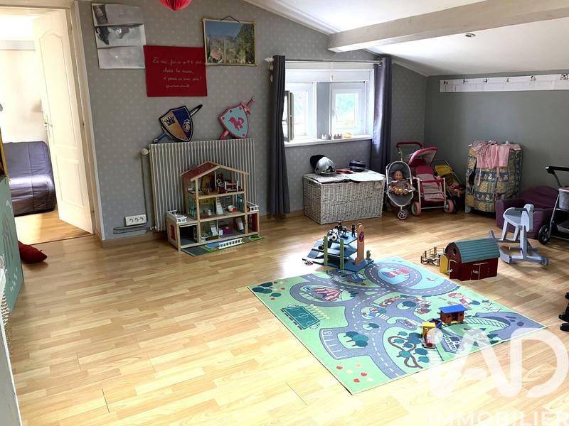 Maison - 210 m² - 10 pièces