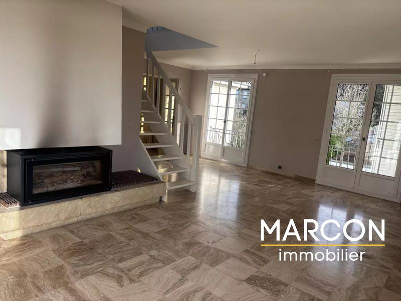 Propriété - 277 m² - 12 pièces