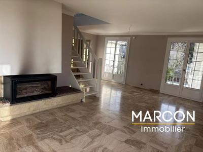 Propriété - 277 m² - 12 pièces