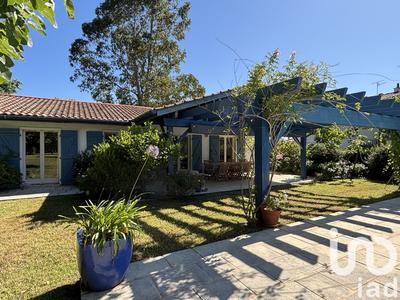 Maison - 210 m² - 8 pièces