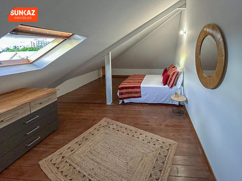 Appartement - 120 m² - 5 pièces