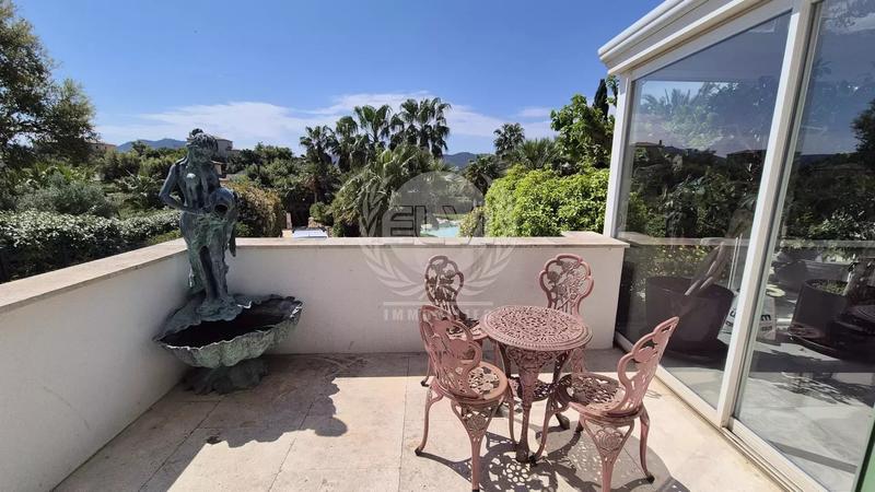 Viager - Maison - 307 m² - 6 pièces