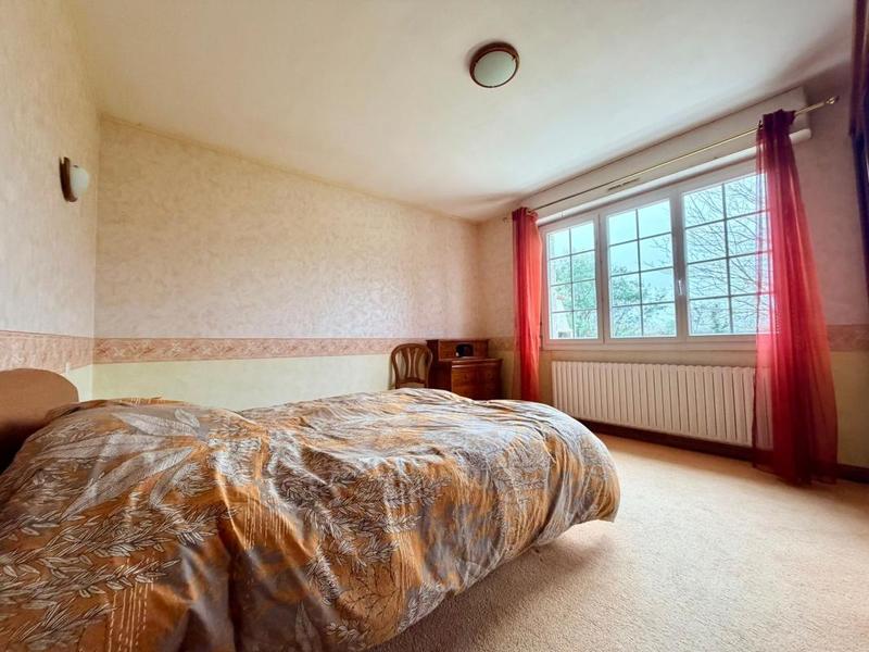 Maison - 230 m² - 9 pièces