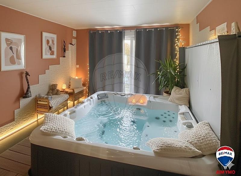 Propriété - 222 m² - 6 pièces