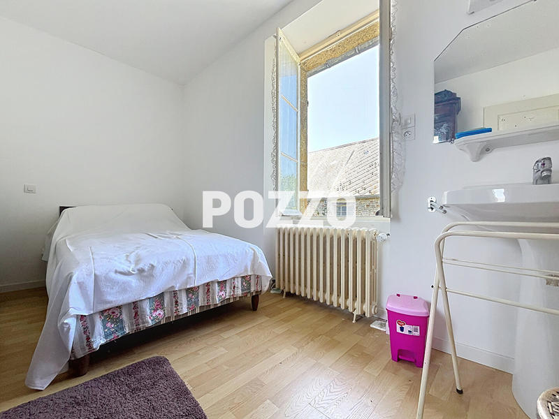 Maison - 180 m² - 8 pièces