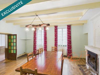 Maison - 317 m² - 10 pièces