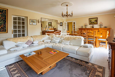 Maison traditionnelle - 135 m² - 7 pièces