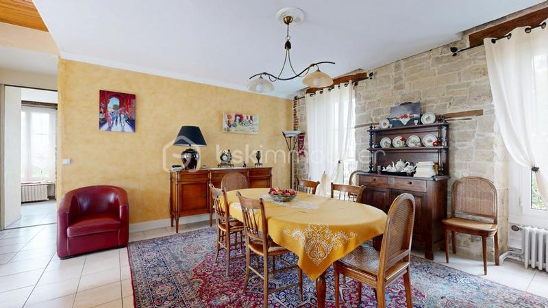 Maison - 241 m² - 8 pièces