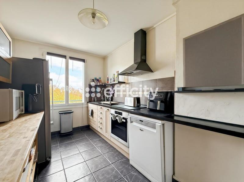 Appartement - 97 m² - 5 pièces