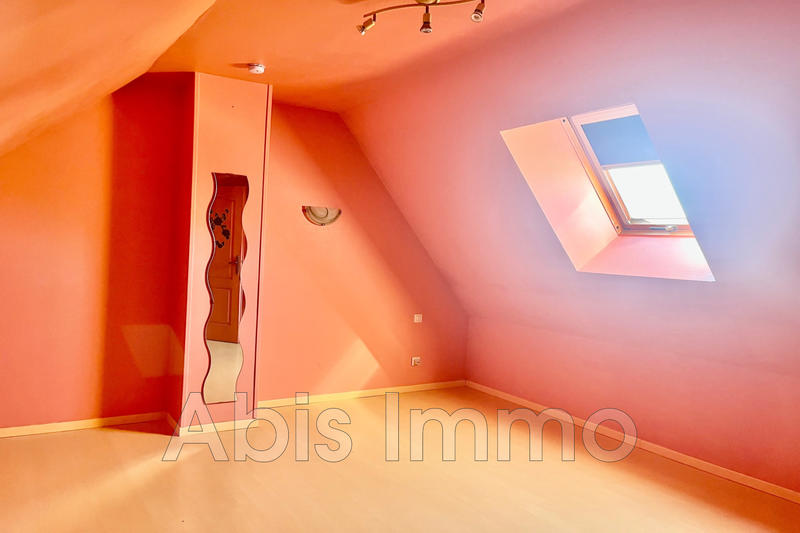 Maison - 98 m² - 5 pièces