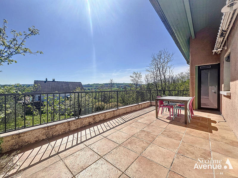 Maison - 179 m² - 10 pièces