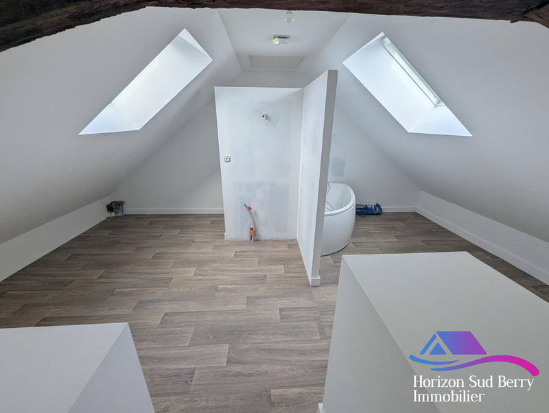 Maison - 280 m² - 8 pièces