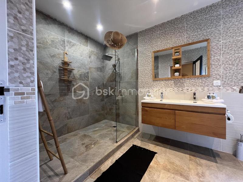 Propriété - 374 m² - 13 pièces