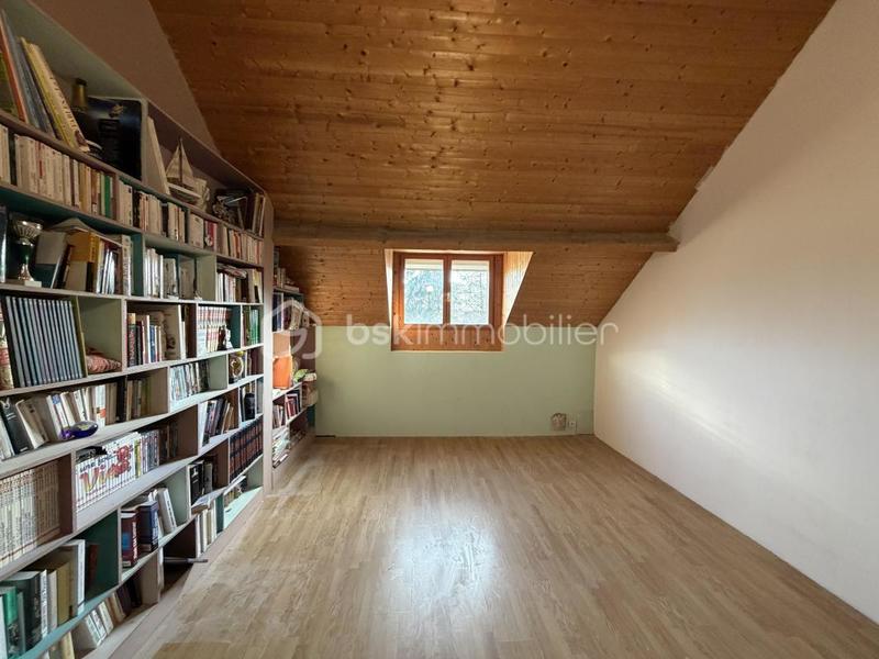 Maison - 205 m² - 7 pièces