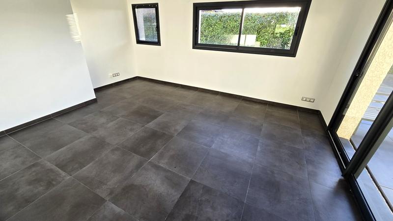 Maison contemporaine - 243 m² - 6 pièces