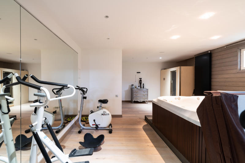 Maison - 285 m² - 7 pièces