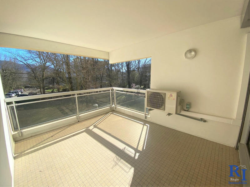 Appartement - 85 m² - 3 pièces