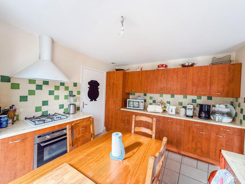 Maison - 184 m² - 8 pièces