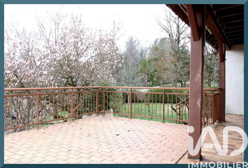 Maison - 180 m² - 8 pièces