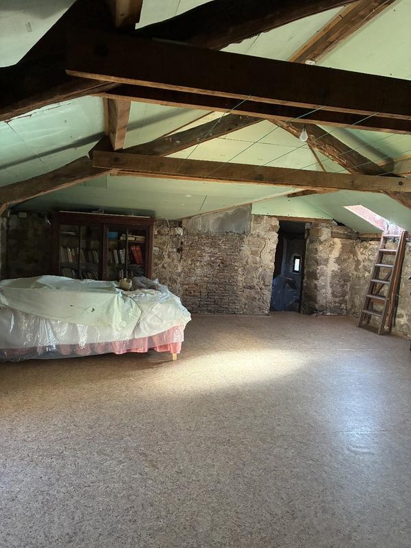 Maison de village - 150 m² - 2 pièces