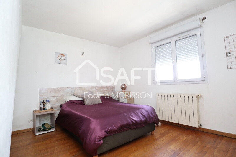 Maison - 230 m² - 8 pièces