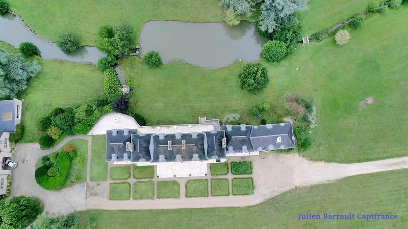 Château - 1 098 m² - 22 pièces