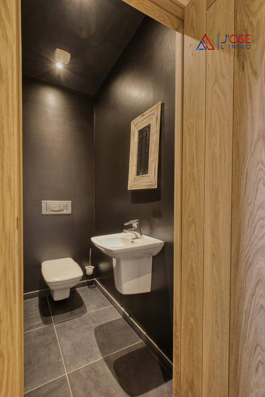 Maison contemporaine - 270 m² - 10 pièces