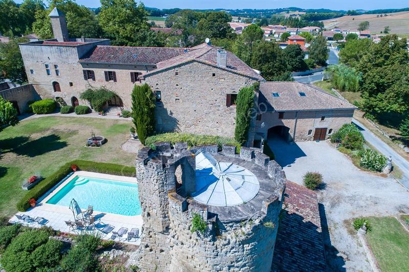 Château - 715 m² - 17 pièces