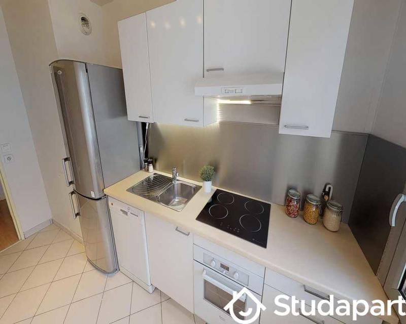 Chambre - 70 m² - 1 pièce