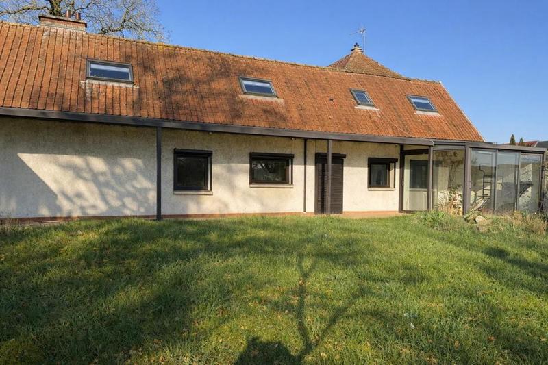 Maison - 210 m² - 7 pièces