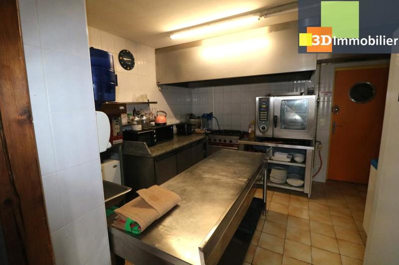 Services - 250 m² - 8 pièces
