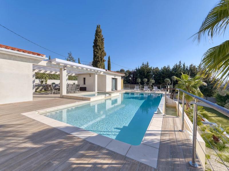 Villa - 280 m² - 7 pièces