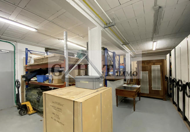 Entrepôt - 1 232 m²