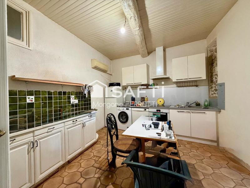 Maison - 250 m² - 7 pièces