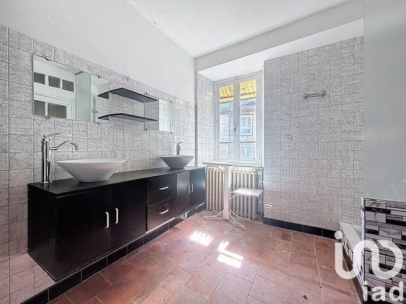 Maison de village - 775 m² - 15 pièces