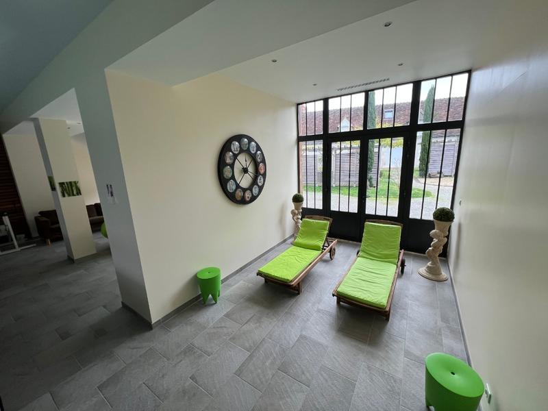 Manoir - 2 500 m² - 32 pièces