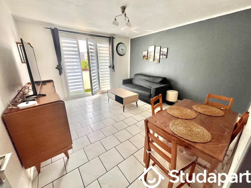 Chambre - 11 m² - 1 pièce