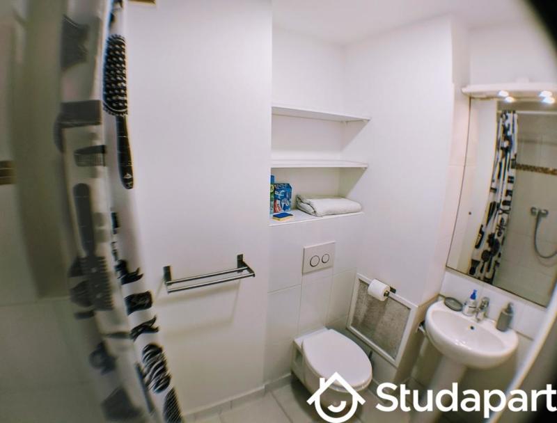 Chambre - 15 m² - 1 pièce