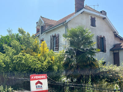 Maison - 203 m² - 9 pièces