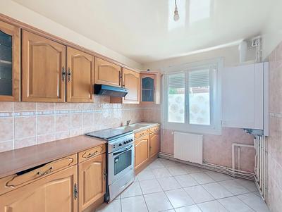 Maison - 94 m² - 5 pièces