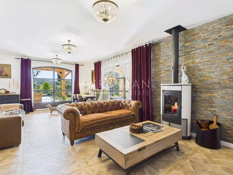 Villa - 178 m² - 6 pièces