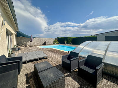 Maison - 219 m² - 8 pièces