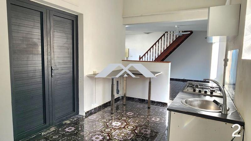 Local d'activité / Entrepôt - 81 m² - 4 pièces