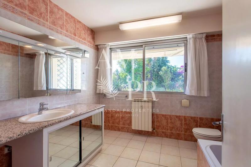 Appartement - 144 m² - 4 pièces