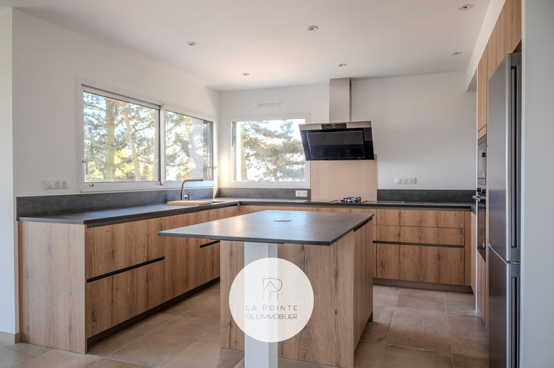 Maison - 162 m² - 9 pièces