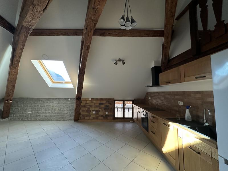 Appartement - 96 m² - 3 pièces