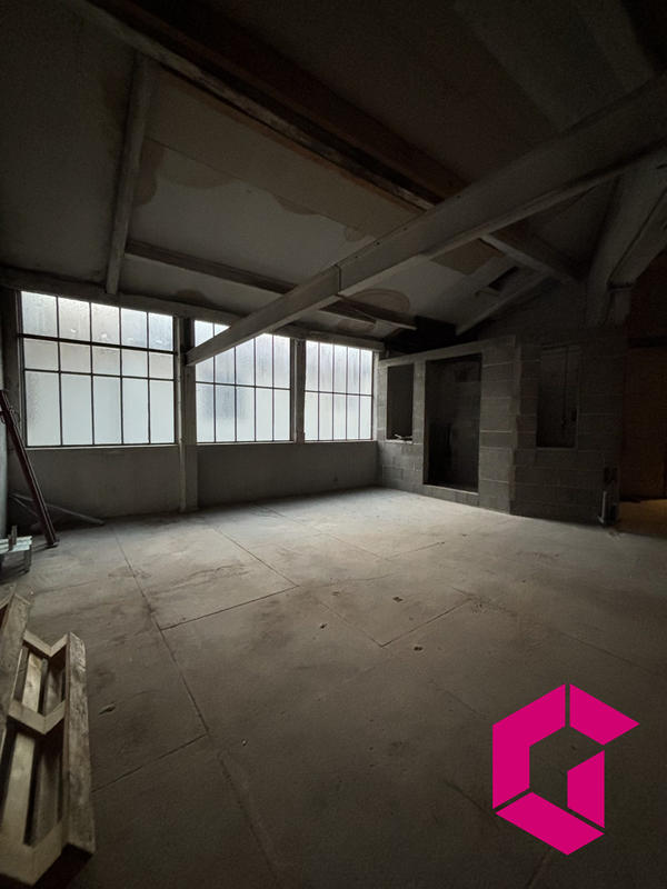 Local d'activités - 100 m²